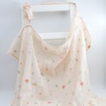 Giselle: Mantar Ormanı Emzirme Önlüğü ve Puset Örtüsü